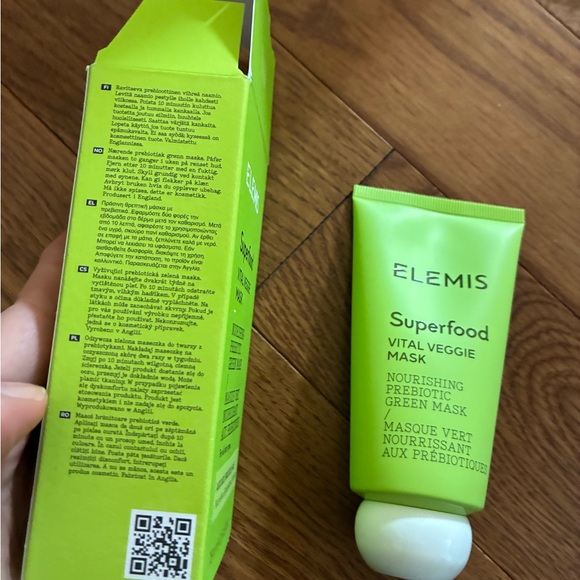 Elemis Superfood Vital Veggie Mask Nourishing Prebiotic Green Mask 75ml - Picture 4 of 6